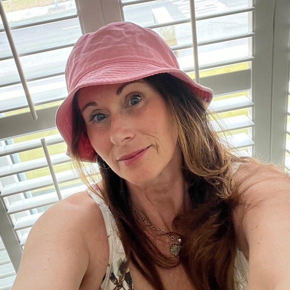 Meet your Posher, Joy - Picture 2 of 2